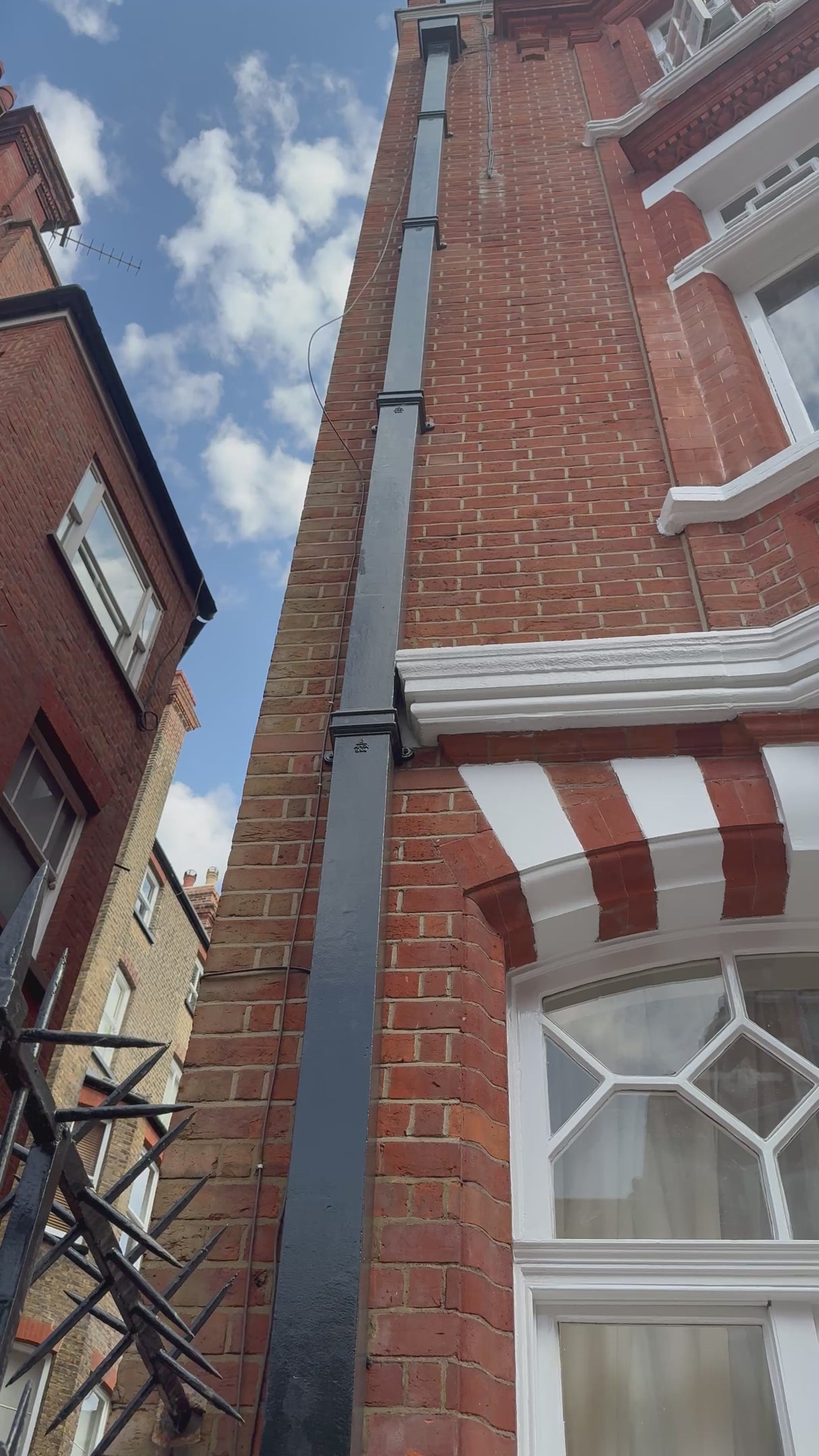Alumasc Apex 1.83m (6ft) Cast Iron 100 x 75mm (4"x3") Square Downpipe with Ears - Primed